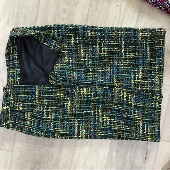 Tweed Pencil Skirt - Picture 7 of 9